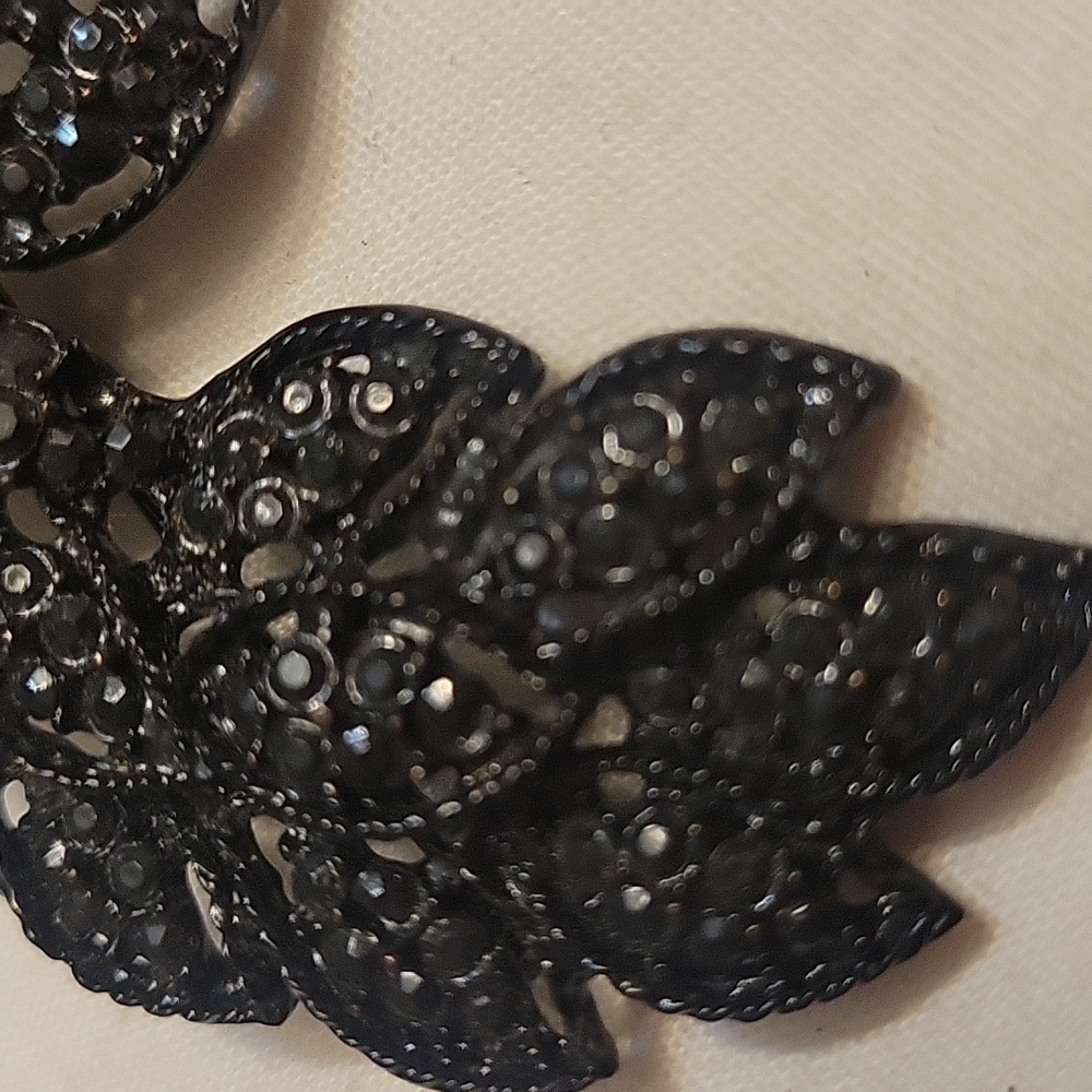 Vintage Black Metal Brooch - Picture 6 of 7
